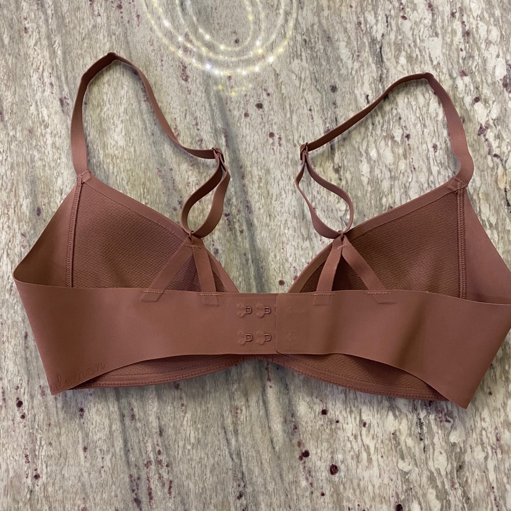 Lululemon take shape bra